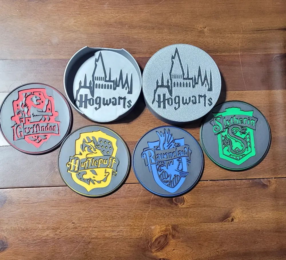Foto real: Porta-Copos das Casas de Hogwarts